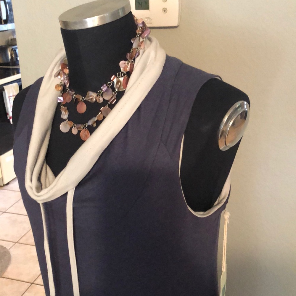 Dress - Picture 4 of 5